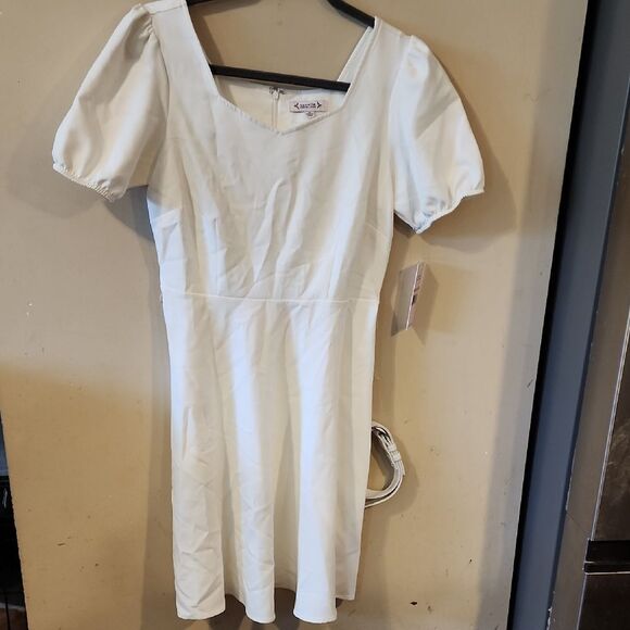 Nanette Laepore Dress Size 2 NWT White Short Sleeve Dress WITH BELT - Picture 1 of 5